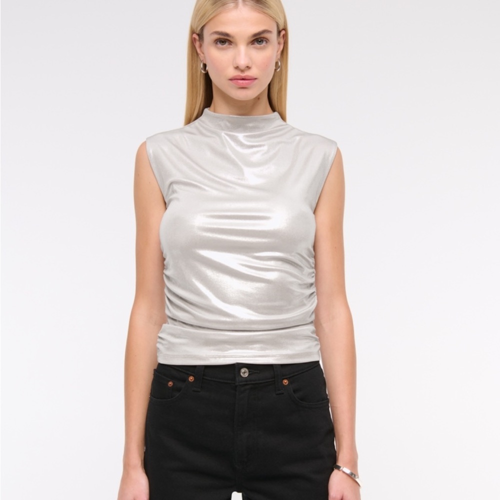 Abercrombie & Fitch Top